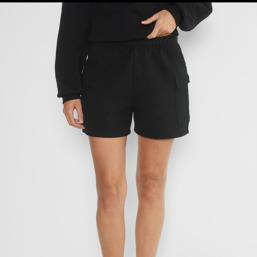 Aritzia Cozy Fleece Mega Cargo™ Mid-Thigh Sweatshort